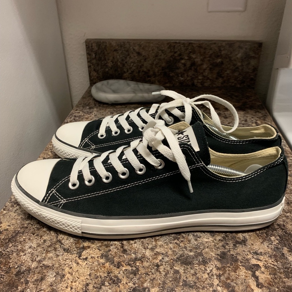 Black and white 11.5 mens lowtop Chuck Taylor